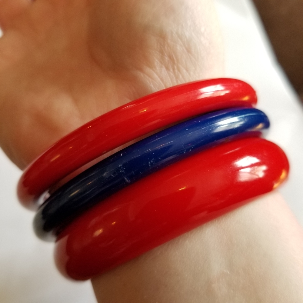 Vintage red and blue plastic bangle bracelets